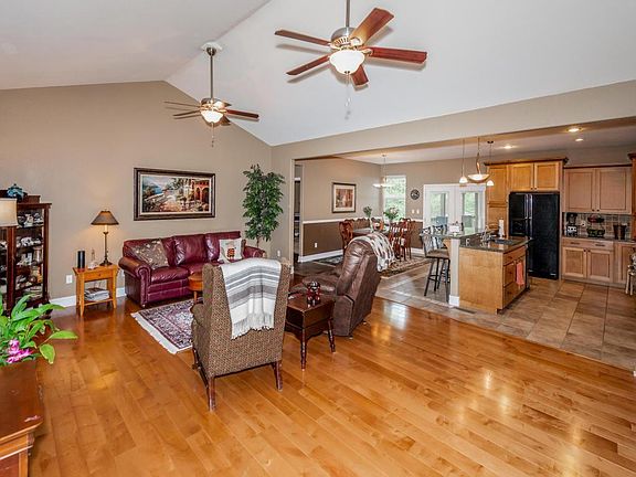 Image 2: HOB_5235-Edit