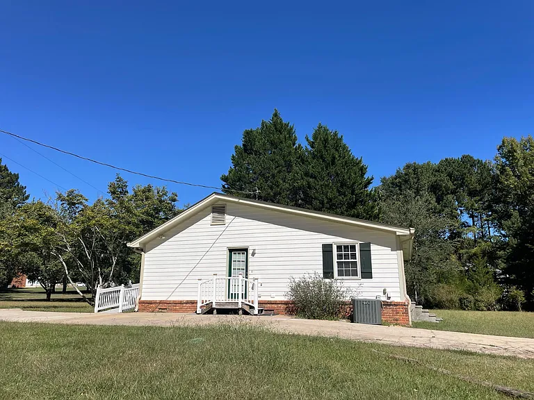 1116 Robinson Rd — Photo 3