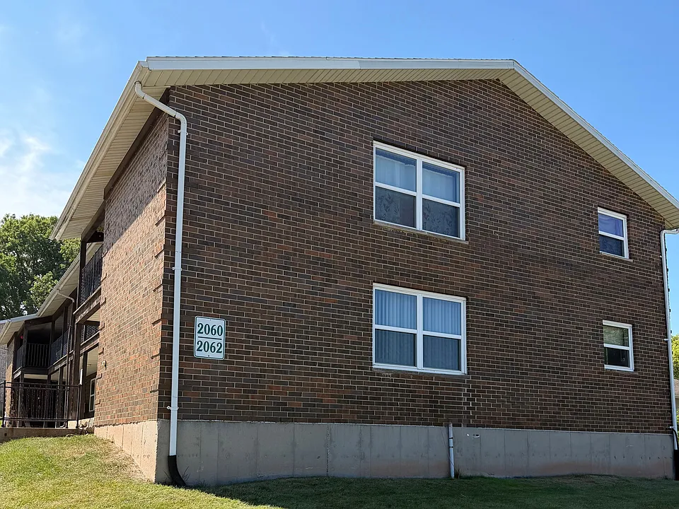 2060-2062 Manitowoc Road