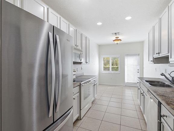5th image of 2136 SE Eatonville Drive