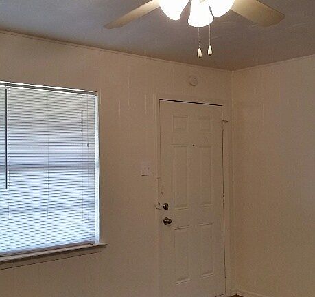 3rd image of 3609 Edgebrook Dr