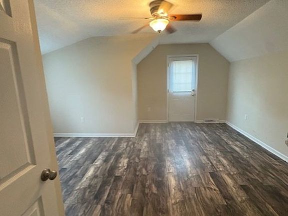 3rd image of 23287 Pioneer Dr
