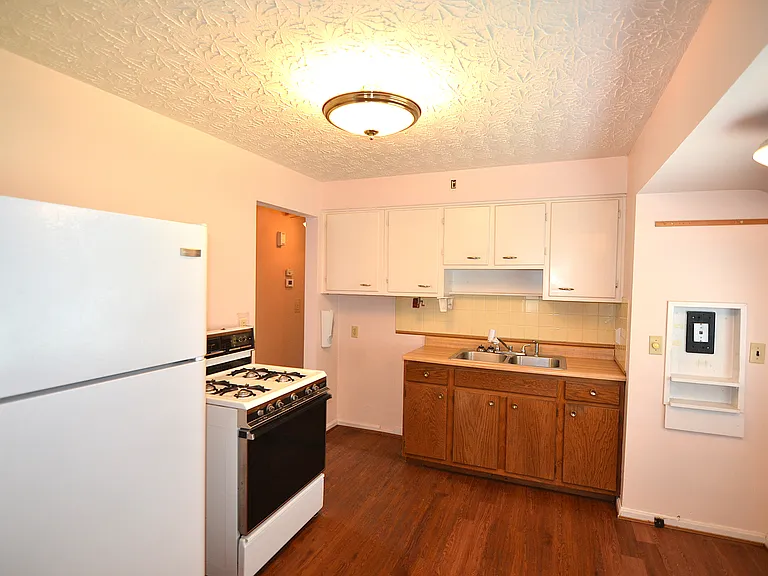 4625 Orchard Ln — Photo 6