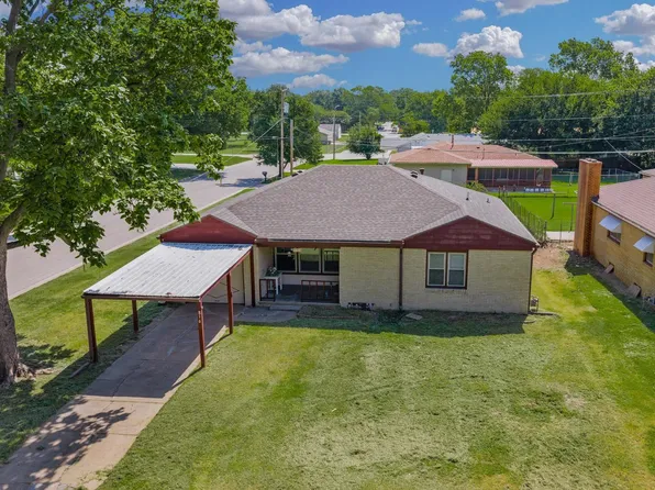 816 N Lincoln St, Belle Plaine, KS 67013