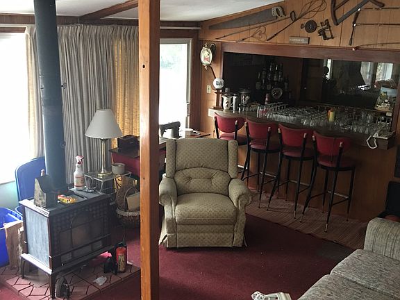4th image of 705 Vine St