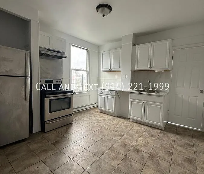 15 Cedar St — Photo 2