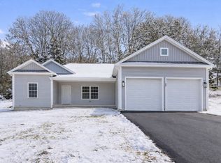 14 Lakewood Rd, East Hampton, CT 06424