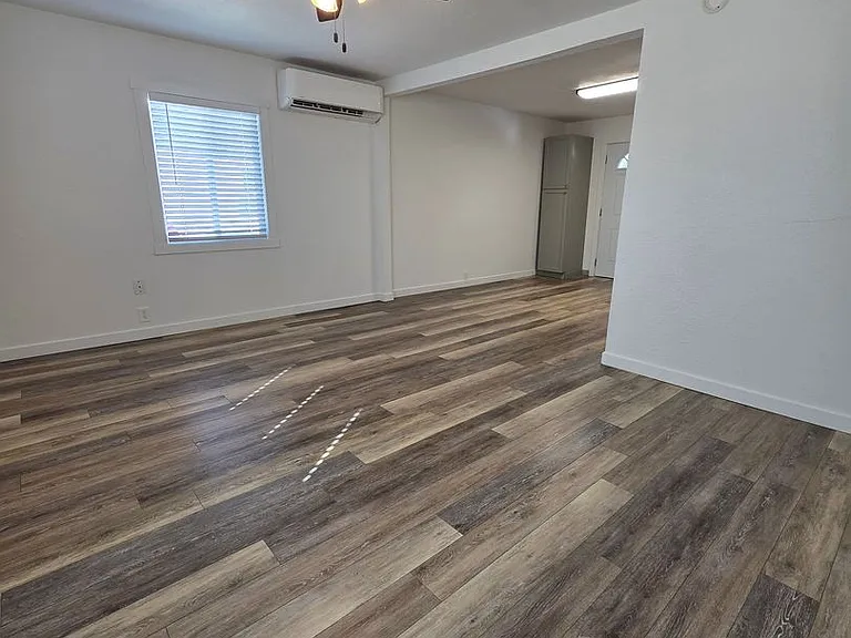 1123 Hawthorne Ave — Photo 4