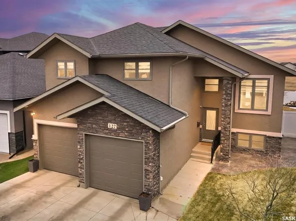 127 Schumacher Bay, Saskatoon, SK S7V 0H7