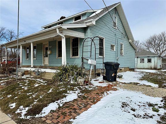 3rd image of 305 E North St
