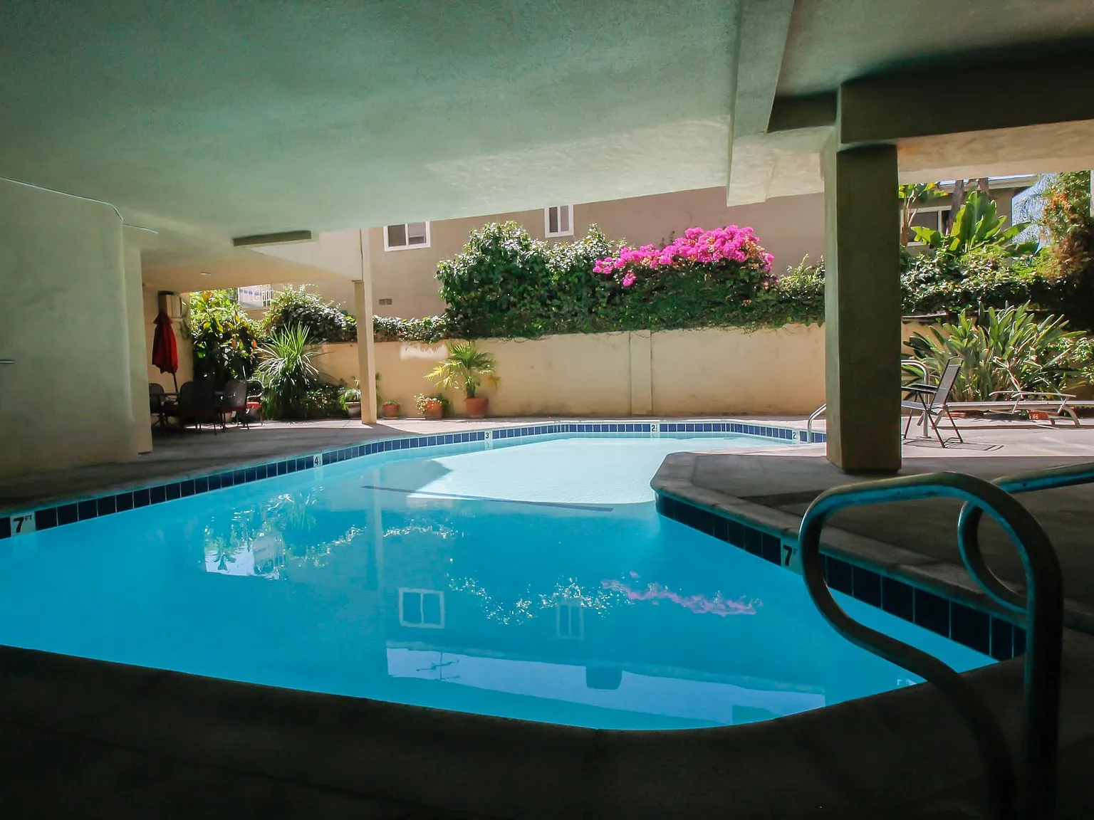 14306 Riverside Dr. — Photo 2