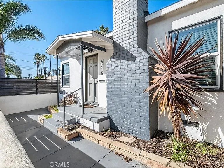 5715 Campo Walk — Photo 3