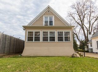 417 E Stewart St, Bloomington, IL 61701