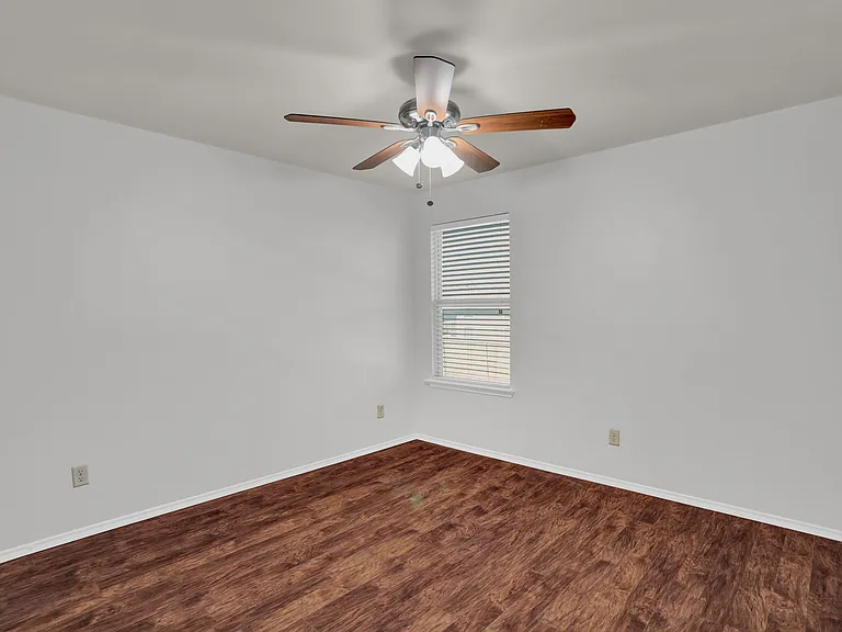 2138 Meadow View Dr — Photo 21