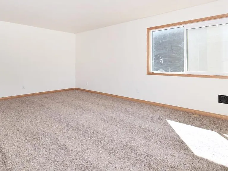 9500 Greenburg — Photo 14