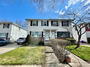 6437 217th St, Oakland Gardens, NY 11364