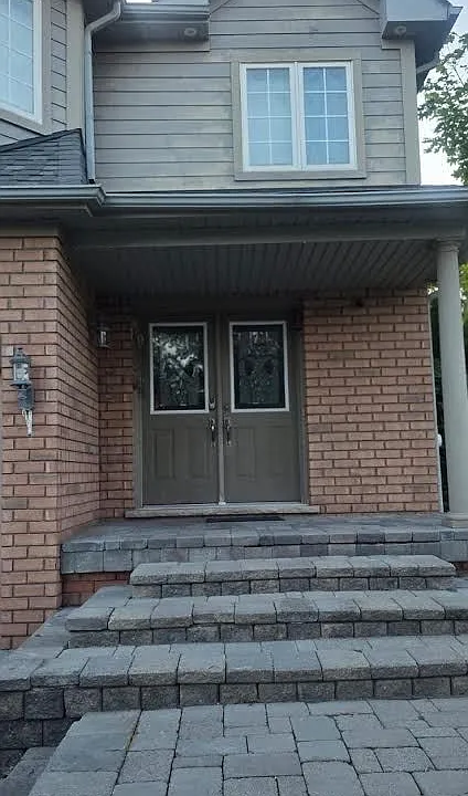 57 River Rock Cres