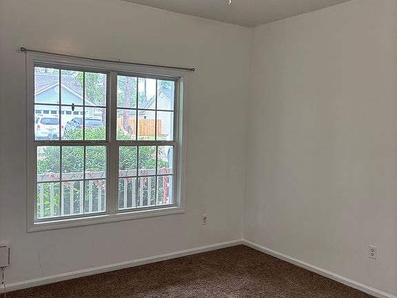 3rd image of 12 Whispering Pines Cir
