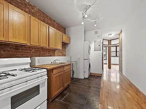 3rd image of 2250 1st Ave APT 3N