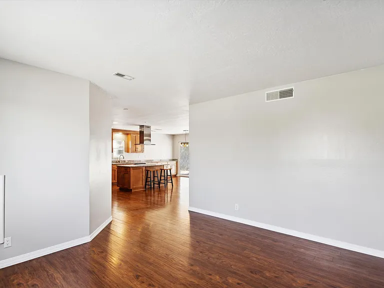 12912 Bryce Ave NE — Photo 6