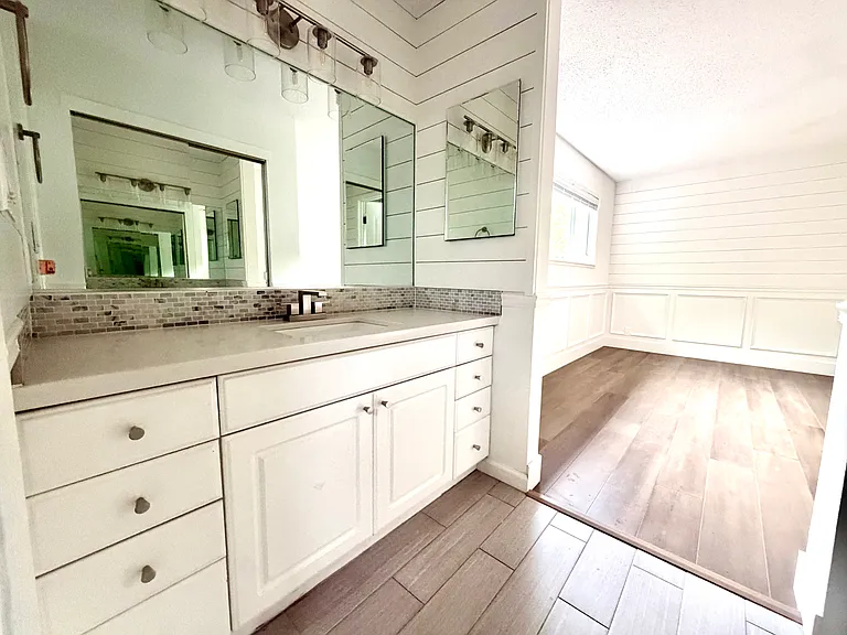2701 Center Rd — Photo 9