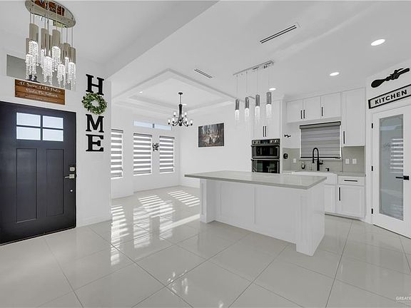 3rd image of 2903 W Summer Hts