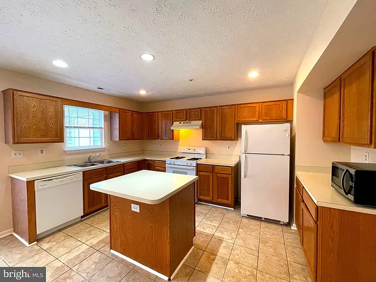 5213 Grunion Pl — Photo 12