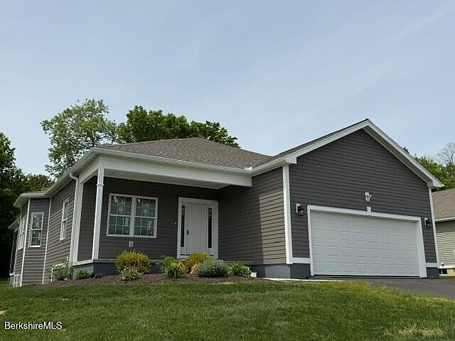 1st image of 15 Cherry Hill Dr