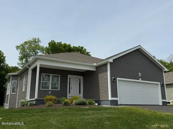 15 Cherry Hill Dr, Pittsfield, MA 01201