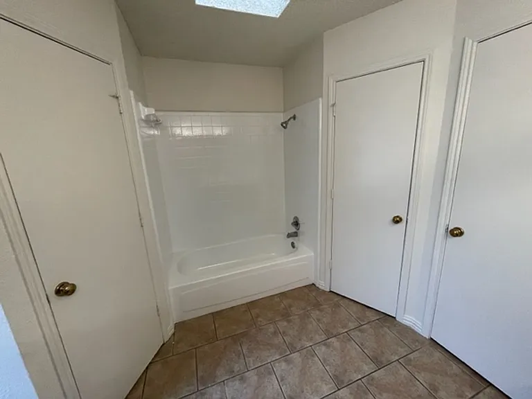 5800 Stone Meadow Ln — Photo 20