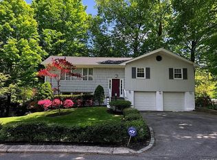 71 Overhill Rd, New Rochelle, NY 10804