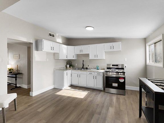 2nd image of 8426 Buckthorn Dr