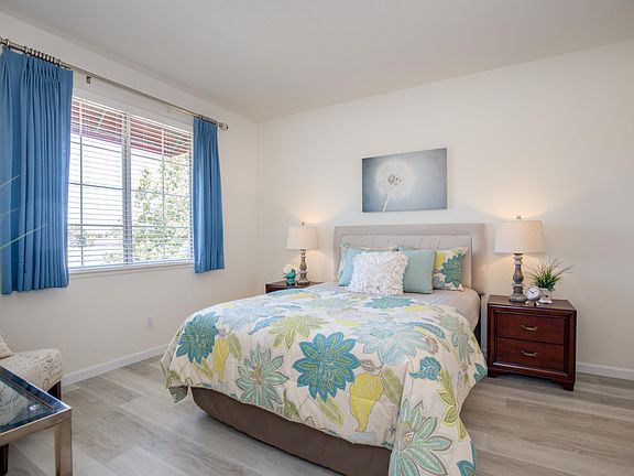 5th image of 250 Santa Fe Ter APT 218