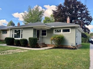 6574 Mandalay Dr, Parma Heights, OH 44130