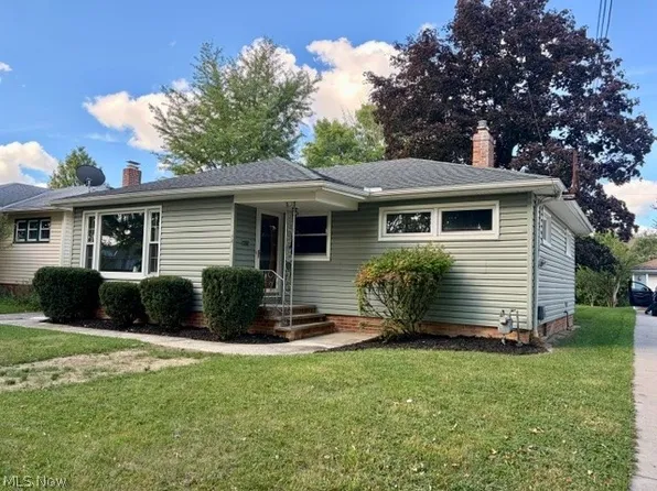 6574 Mandalay Dr, Parma Heights, OH 44130