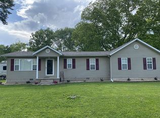 510 Collins St, Carlyle, IL 62231