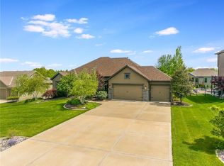 10517 NW 79th Pl, Weatherby Lake, MO 64152