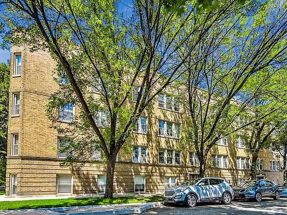 2nd image of 2148 W Ainslie St #2F