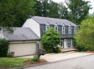 1808 Shadybrook Ln, Charleston, WV 25314