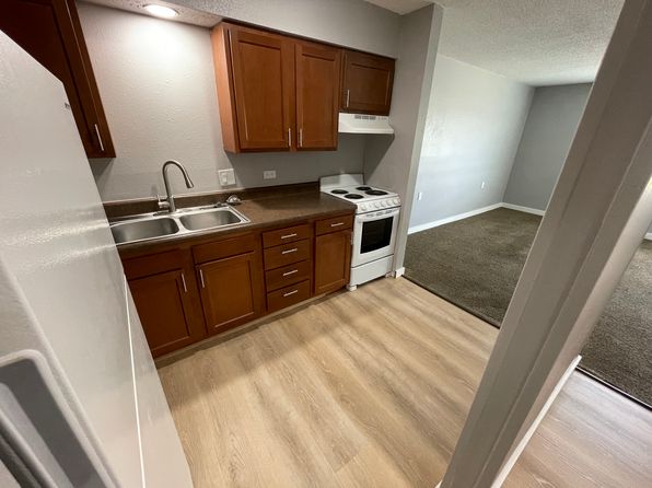 2049 Greenwood Dr #204