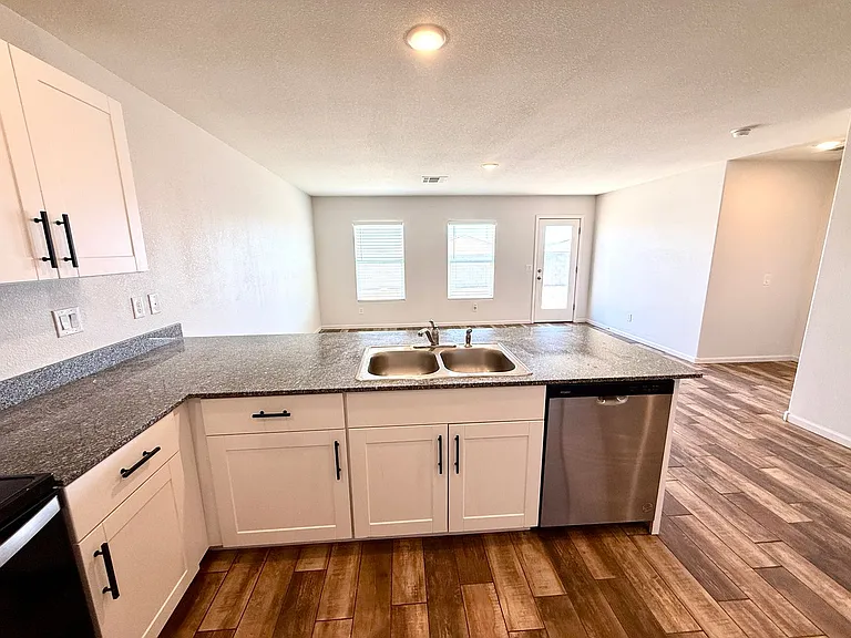 2208 E Clear Creek Dr — Photo 13