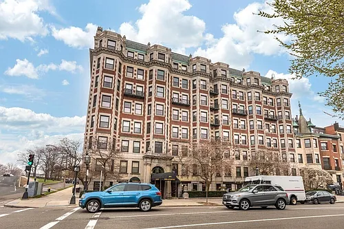 464 Commonwealth Ave Photo 1