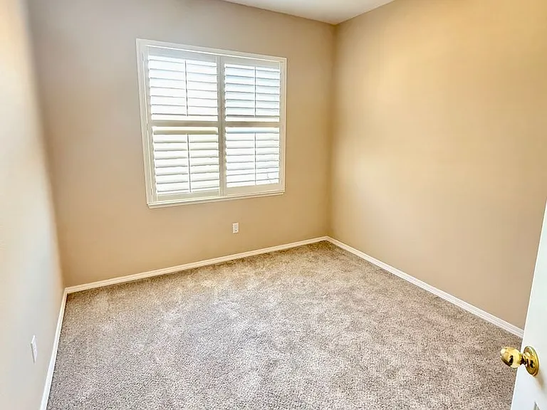 5501 Brittania Dr — Photo 8