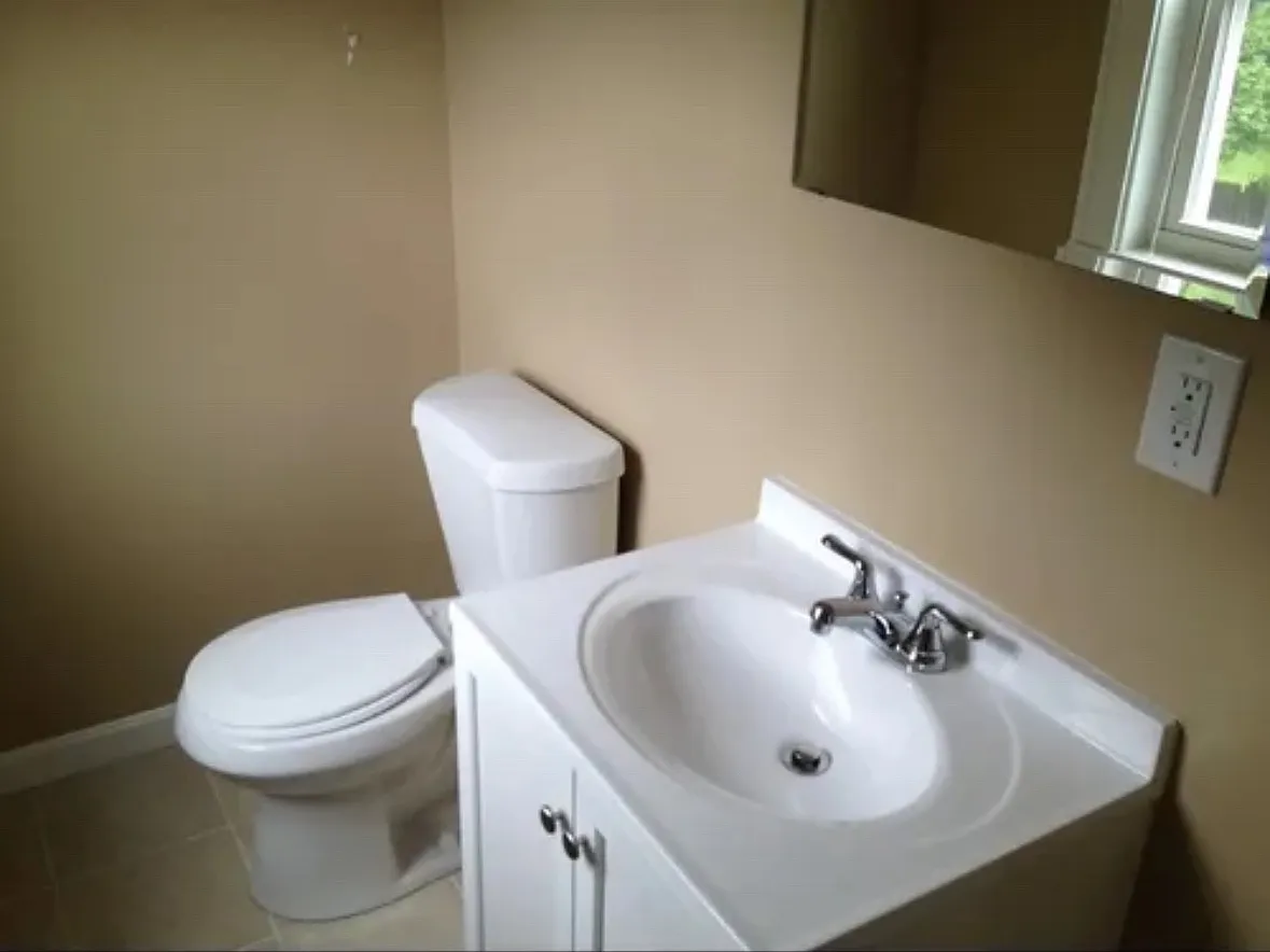 3 bed, 1.5 bath, 1200 sqft, $3,200 — Photo 4