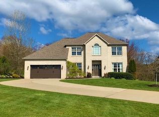 1655 Royal Oak Dr, Sewickley, PA 15143