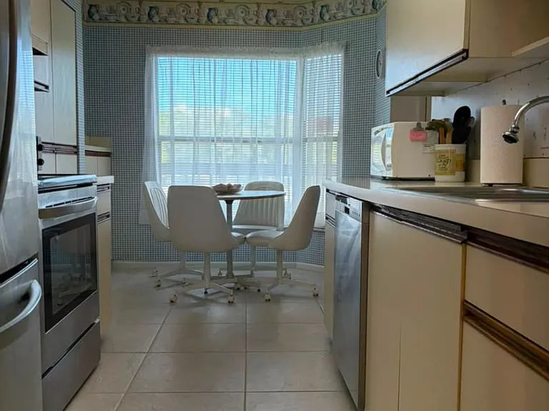 1324 Pasadena Ave S #206 — Photo 12
