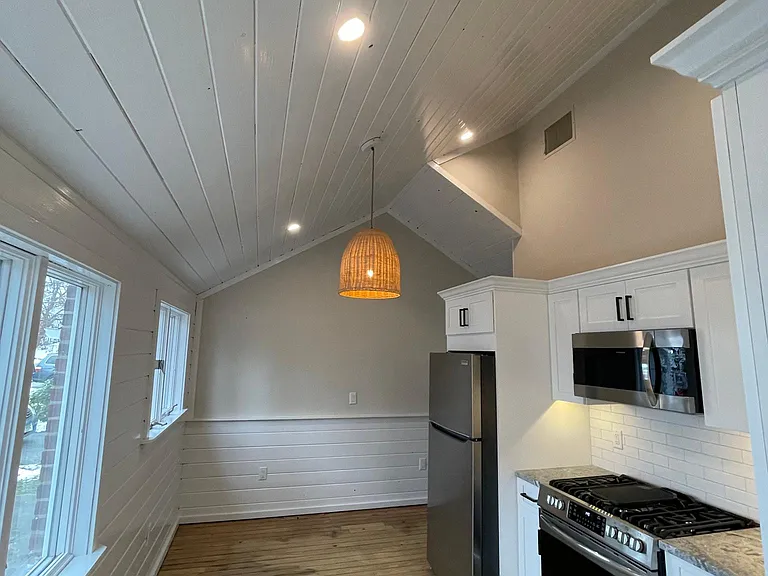 819 Rosewood Ave — Photo 7