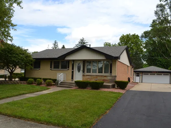 10421 S 82nd Ave, Palos Hills, IL 60465