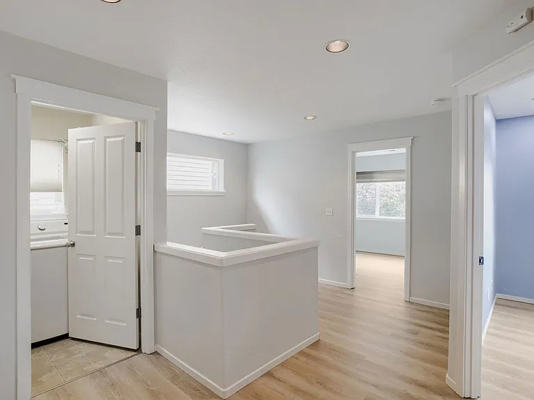 547 NE 61st Pl — Photo 13