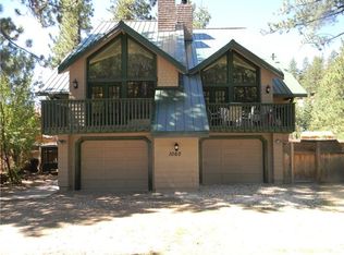 1060 Cherokee Dr, Fawnskin, CA 92333
